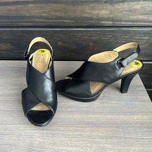 Naturalizer black sandals